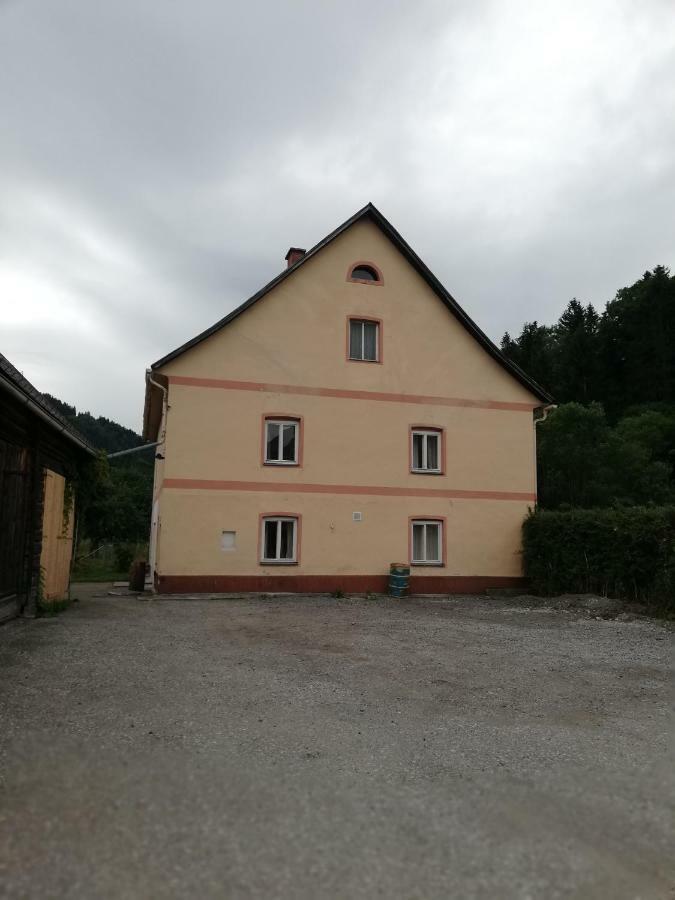 Amtmannhaus Ferienunterkunft Irdning Ngoại thất bức ảnh